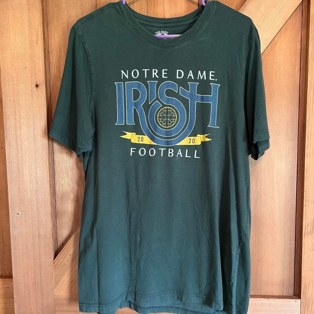 Notre Dame FIghting Irish Football Tshirt "Unshakeable" Sz-XL